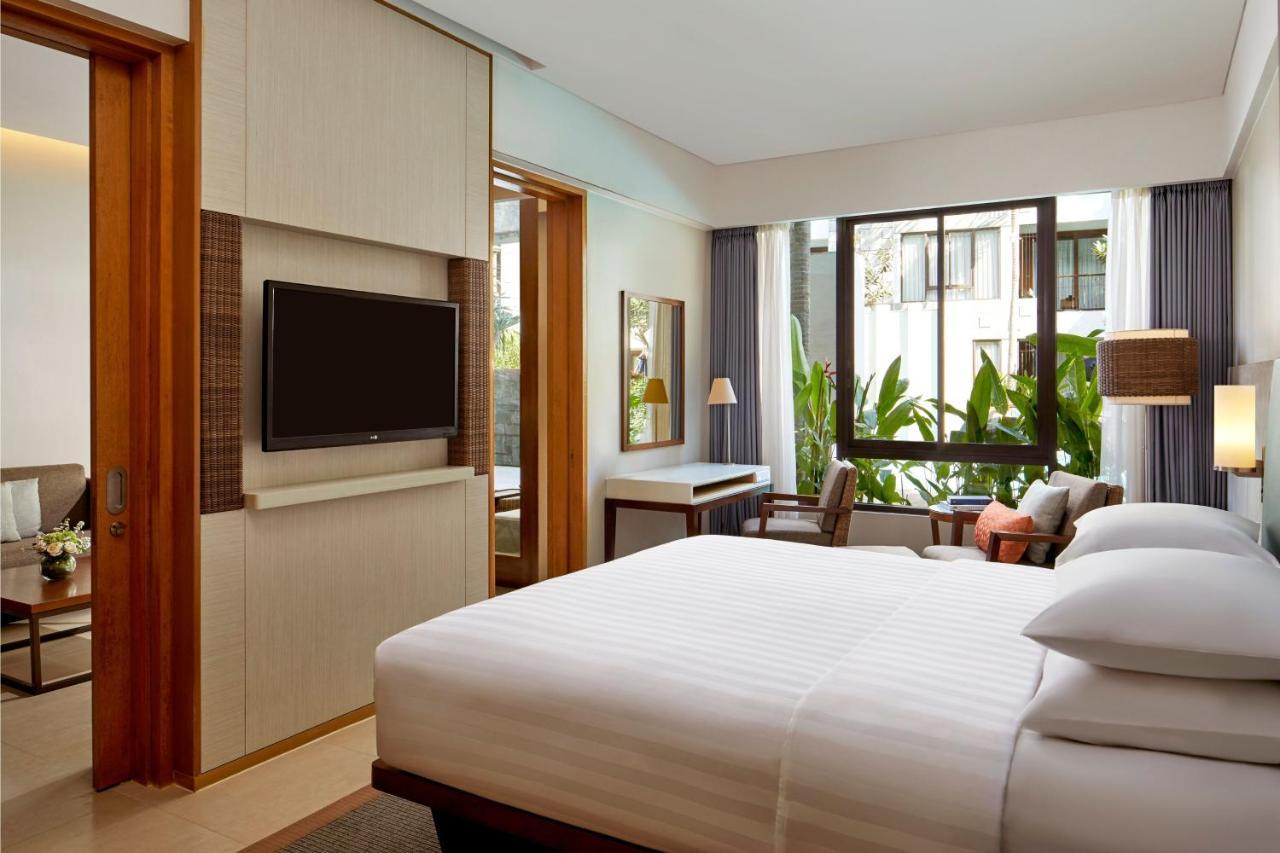 Courtyard By Marriott Bali Seminyak Resort Kültér fotó Deluxe Room