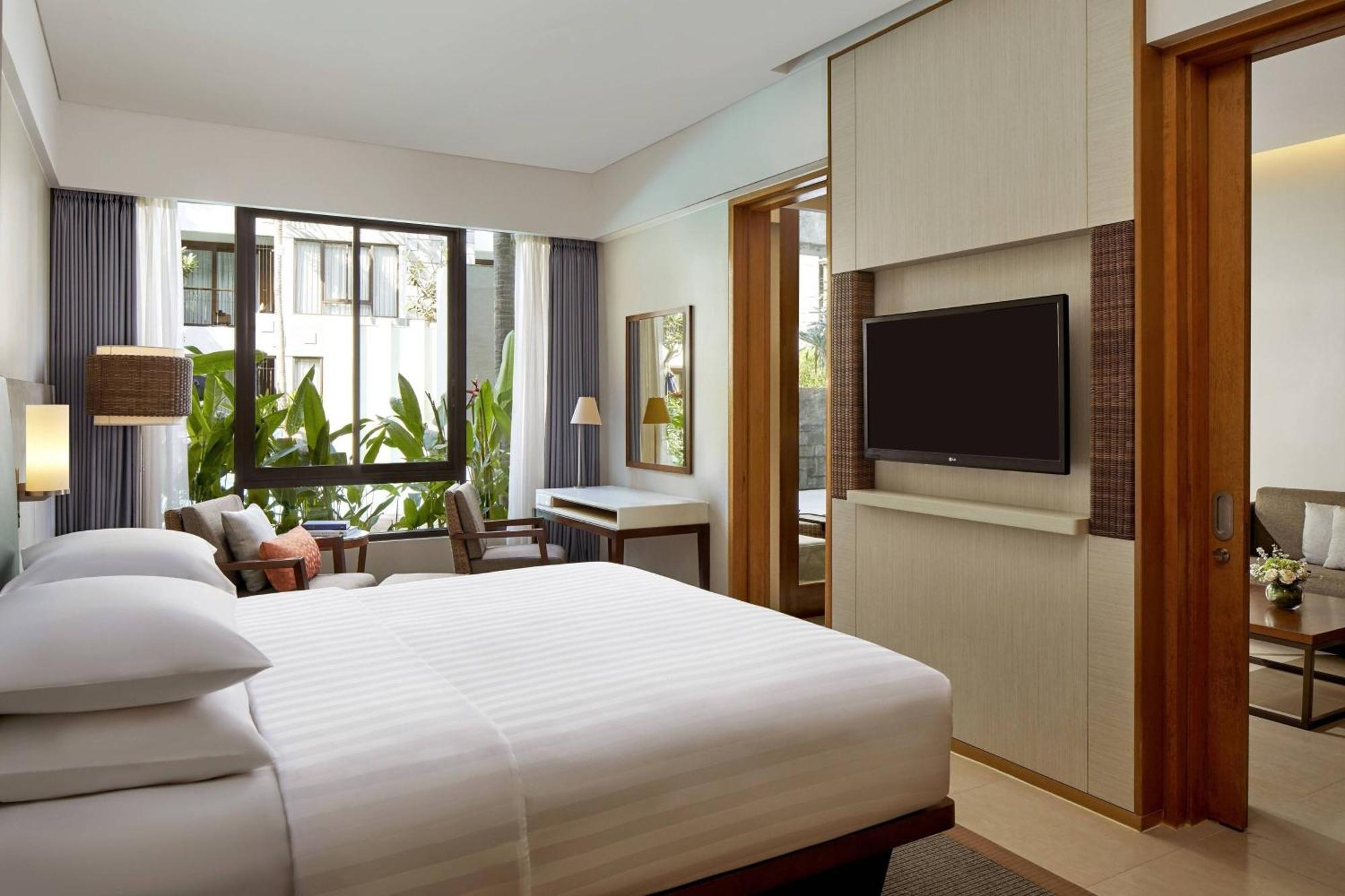 Courtyard By Marriott Bali Seminyak Resort Kültér fotó Deluxe Room
