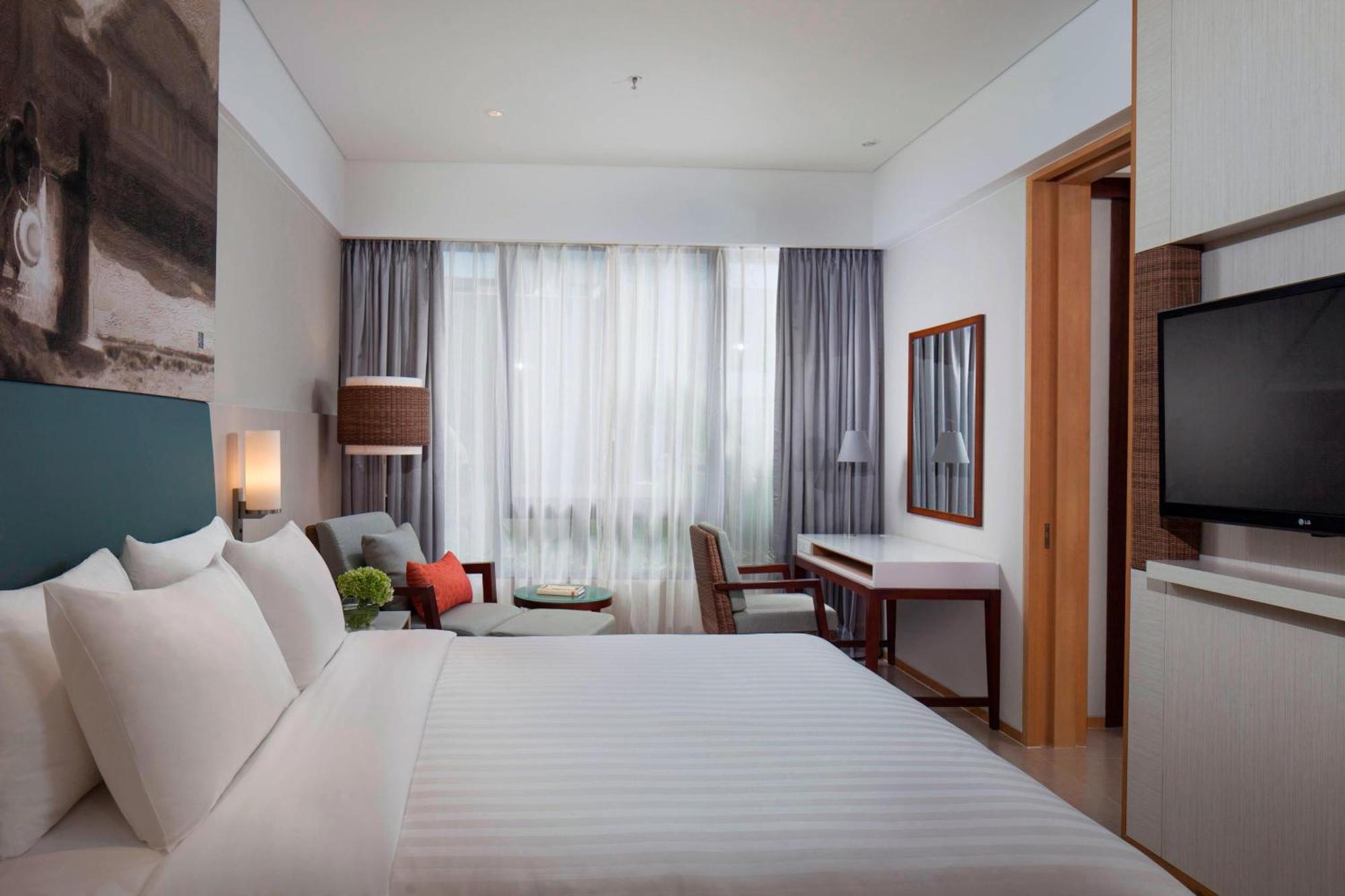 Courtyard By Marriott Bali Seminyak Resort Kültér fotó Deluxe Room